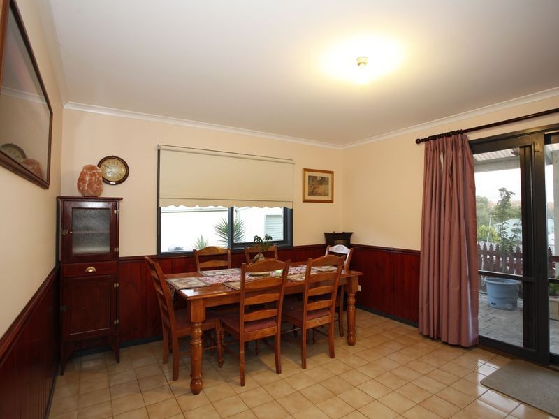 25 Leigh Drive, Pakenham VIC 3810