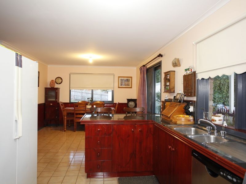 25 Leigh Drive, Pakenham VIC 3810