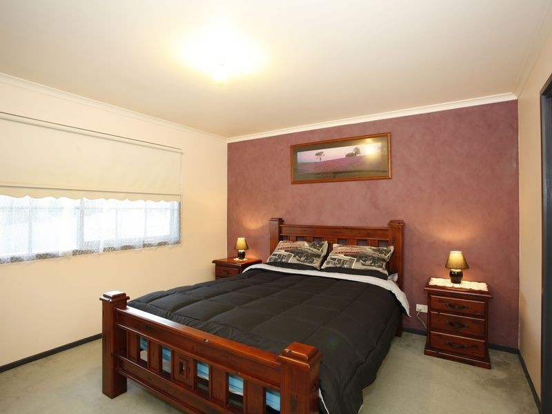 25 Leigh Drive, Pakenham VIC 3810