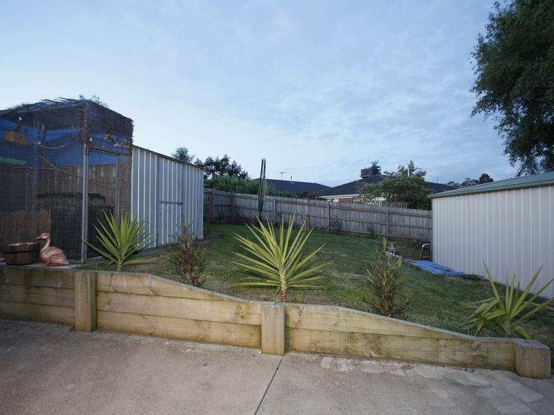 25 Leigh Drive, Pakenham VIC 3810