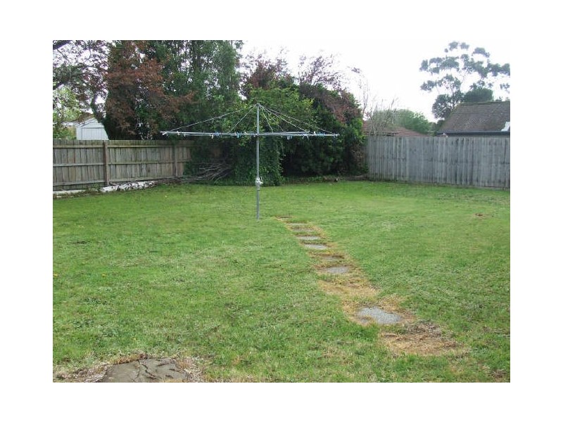 13 Rogers Street, Pakenham VIC 3810