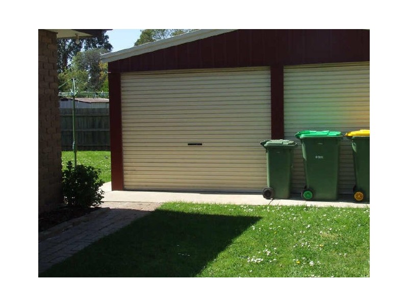 4 Kinsella Court, Pakenham VIC 3810