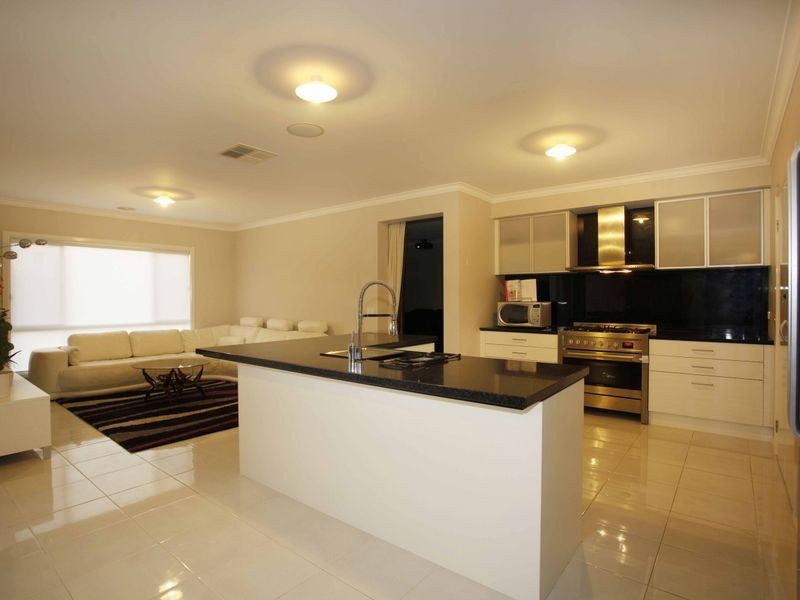 45 Park Orchard Drive, Pakenham VIC 3810