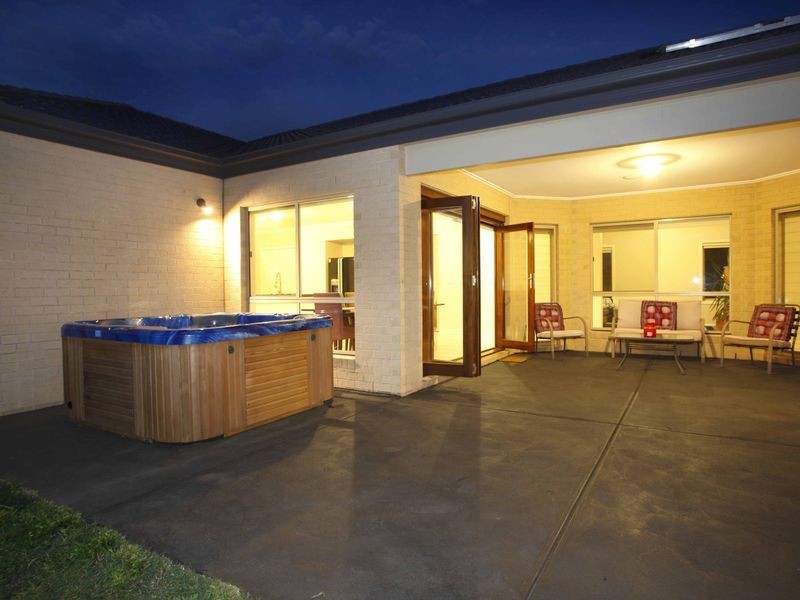 45 Park Orchard Drive, Pakenham VIC 3810