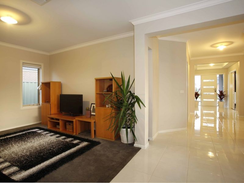 45 Park Orchard Drive, Pakenham VIC 3810