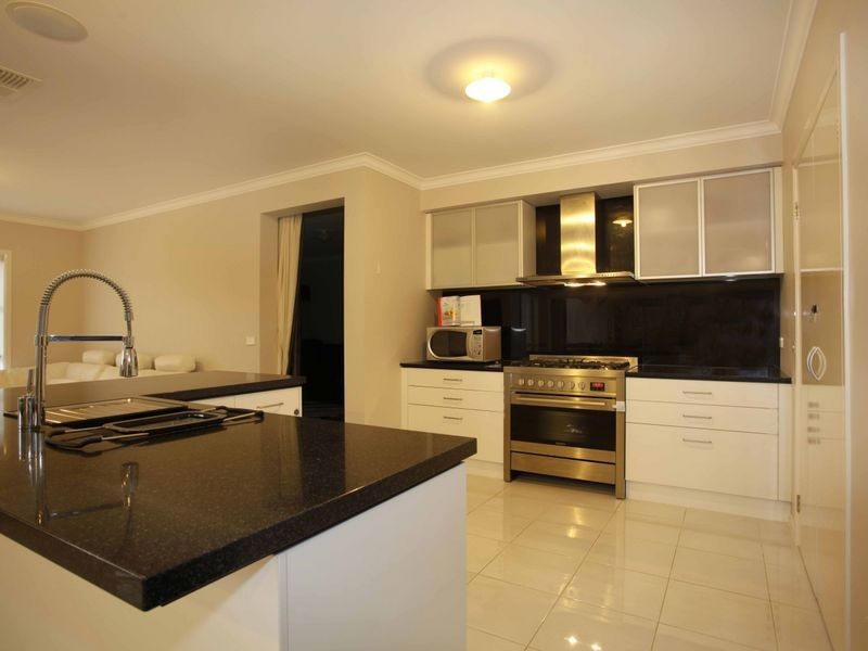 45 Park Orchard Drive, Pakenham VIC 3810