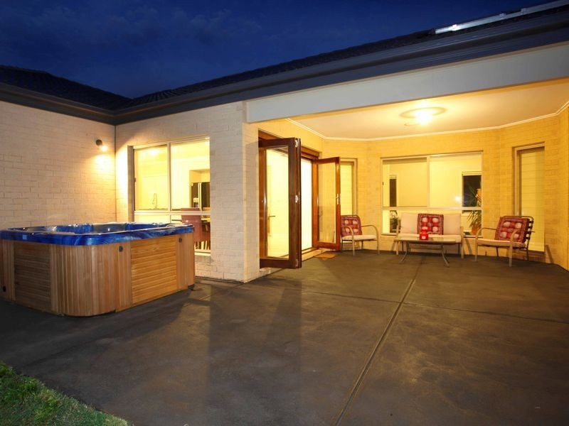 45 Park Orchard Drive, Pakenham VIC 3810