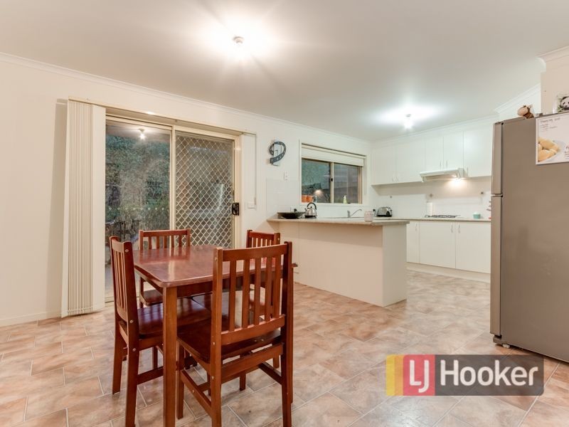 8 Pownceby Court, Pakenham VIC 3810