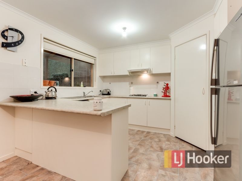 8 Pownceby Court, Pakenham VIC 3810