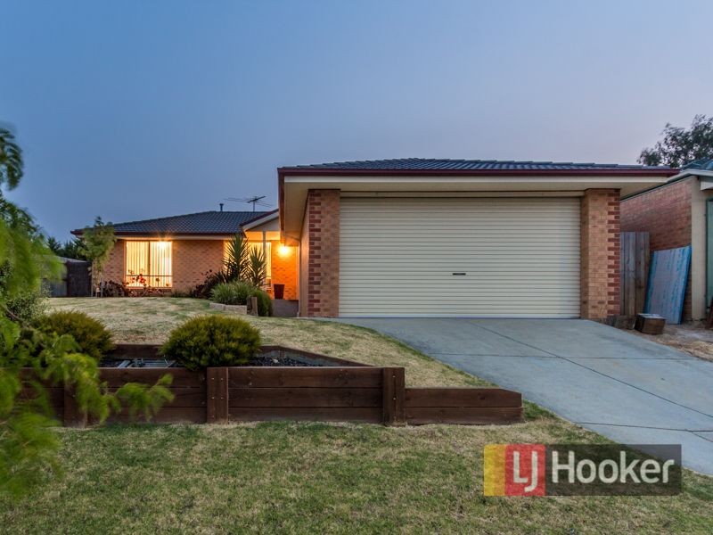8 Pownceby Court, Pakenham VIC 3810