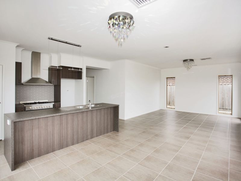 10 Ramel Way, Pakenham VIC 3810