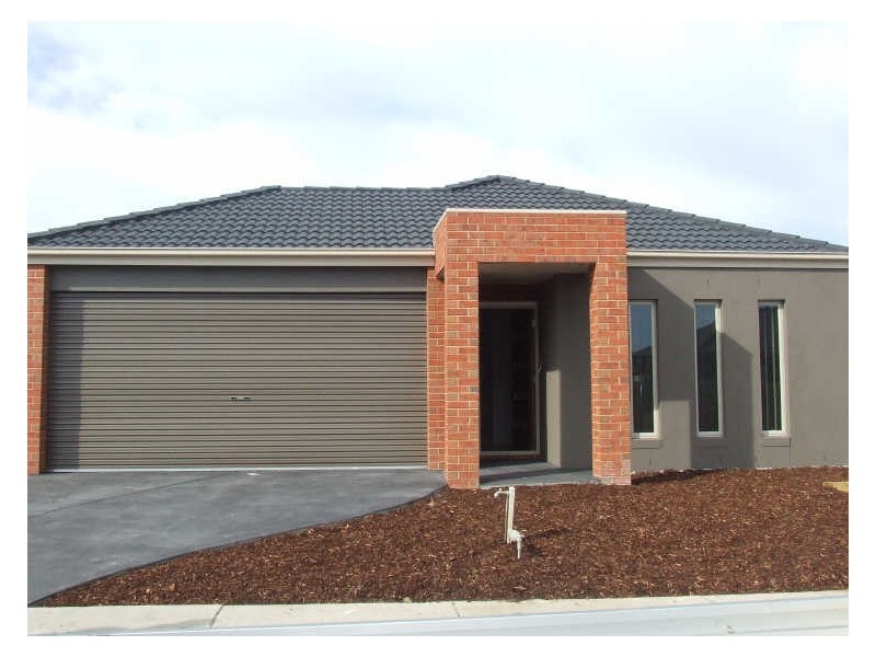 19 Sweetpea Drive, Pakenham VIC 3810