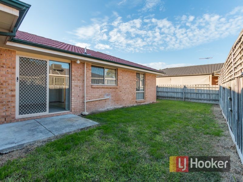 6 Lauren Square, Pakenham VIC 3810