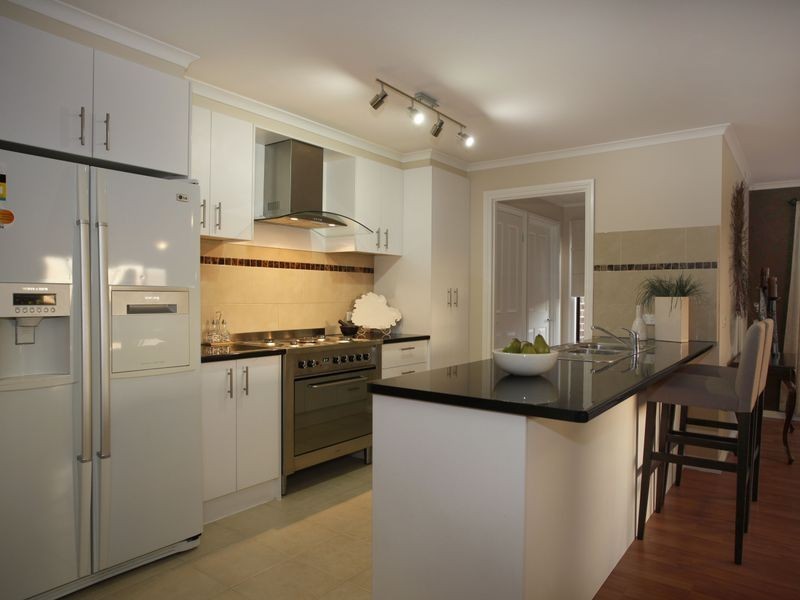 6 Yellowgum Drive, Pakenham VIC 3810