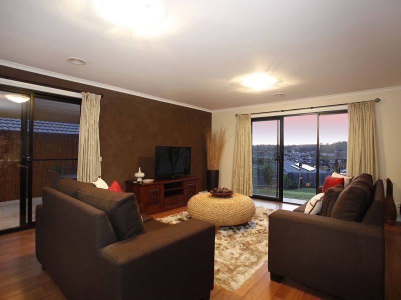 6 Yellowgum Drive, Pakenham VIC 3810