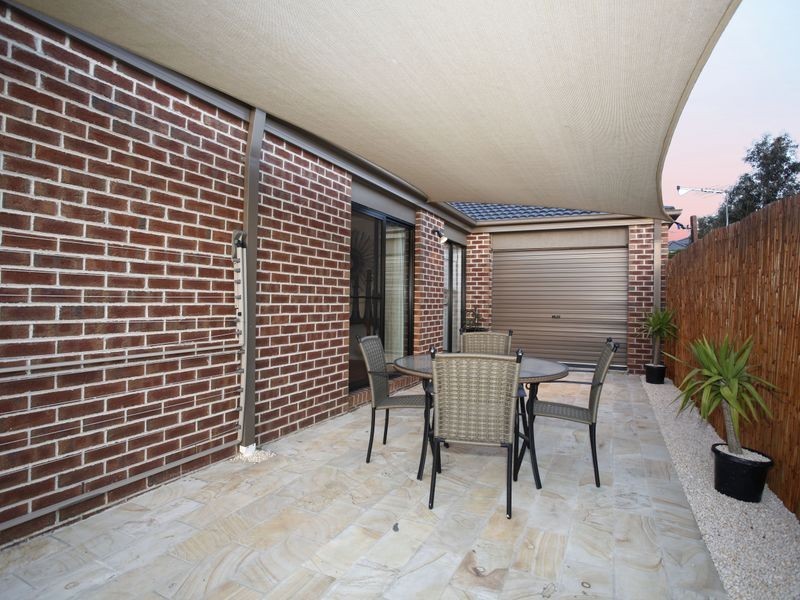 6 Yellowgum Drive, Pakenham VIC 3810