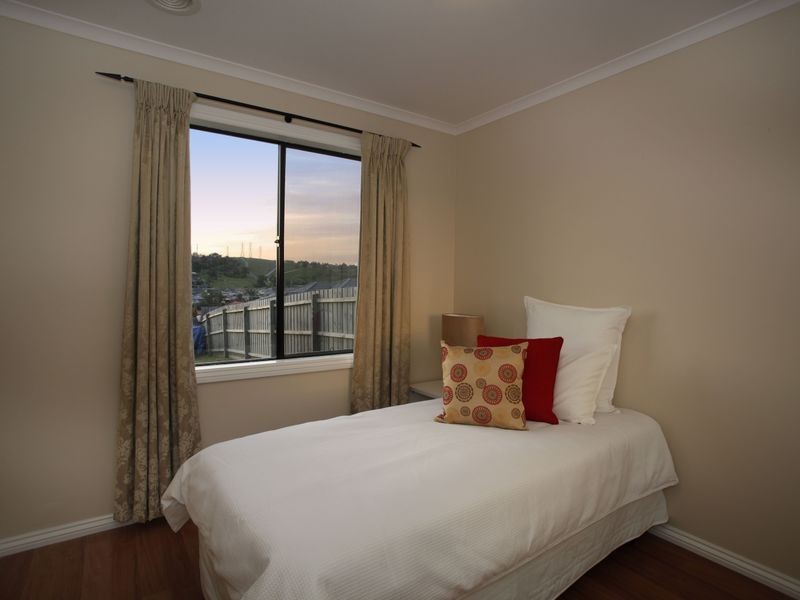 6 Yellowgum Drive, Pakenham VIC 3810