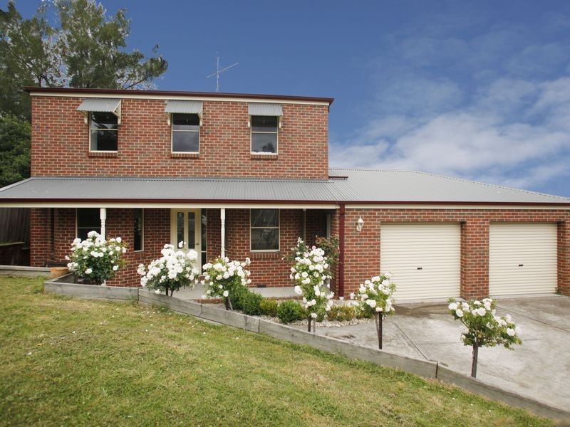 2 Albert Street, Bunyip VIC 3815