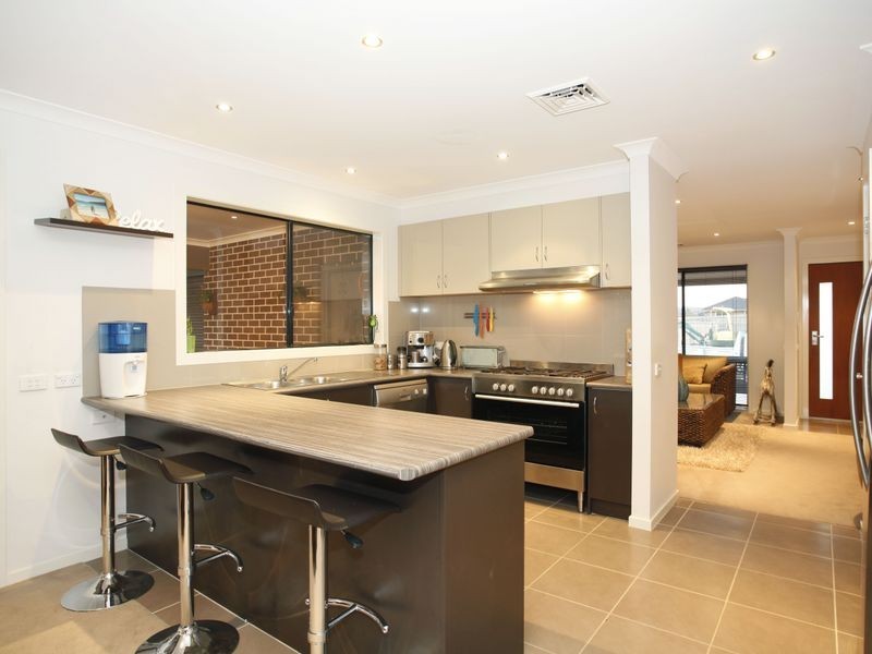 90 Gallery Way, Pakenham VIC 3810