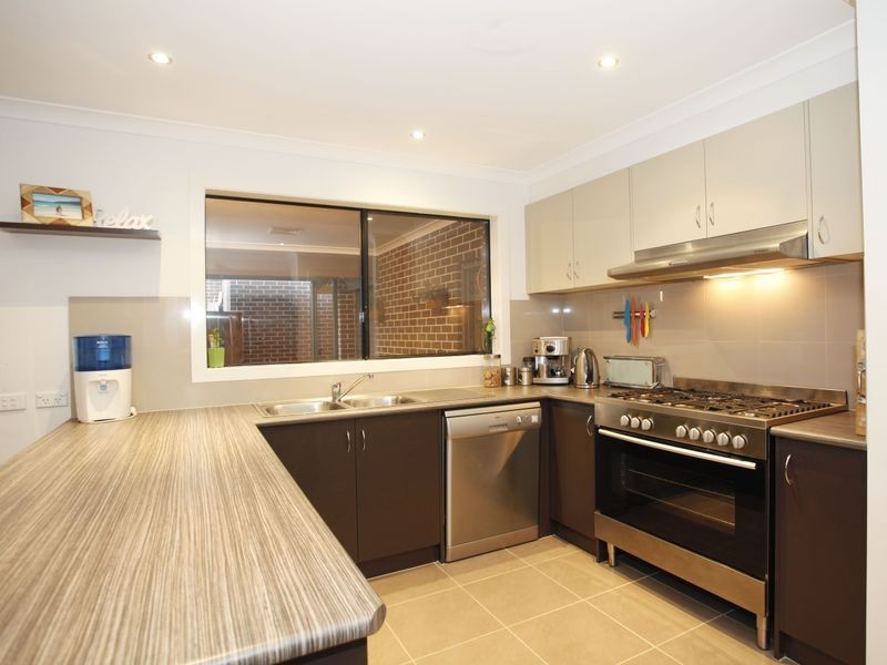 90 Gallery Way, Pakenham VIC 3810