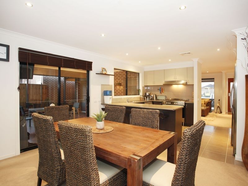 90 Gallery Way, Pakenham VIC 3810