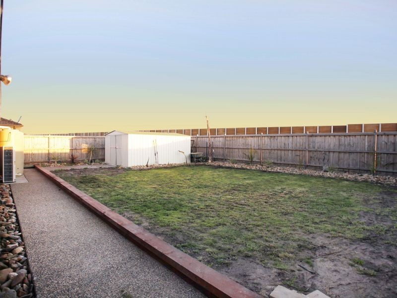 90 Gallery Way, Pakenham VIC 3810