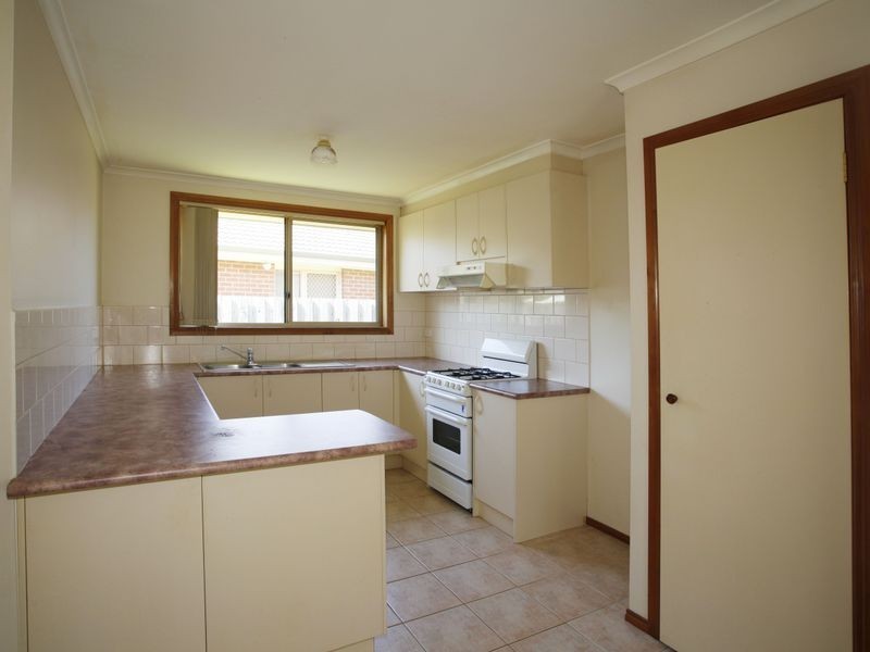 8 Naples Way, Pakenham VIC 3810