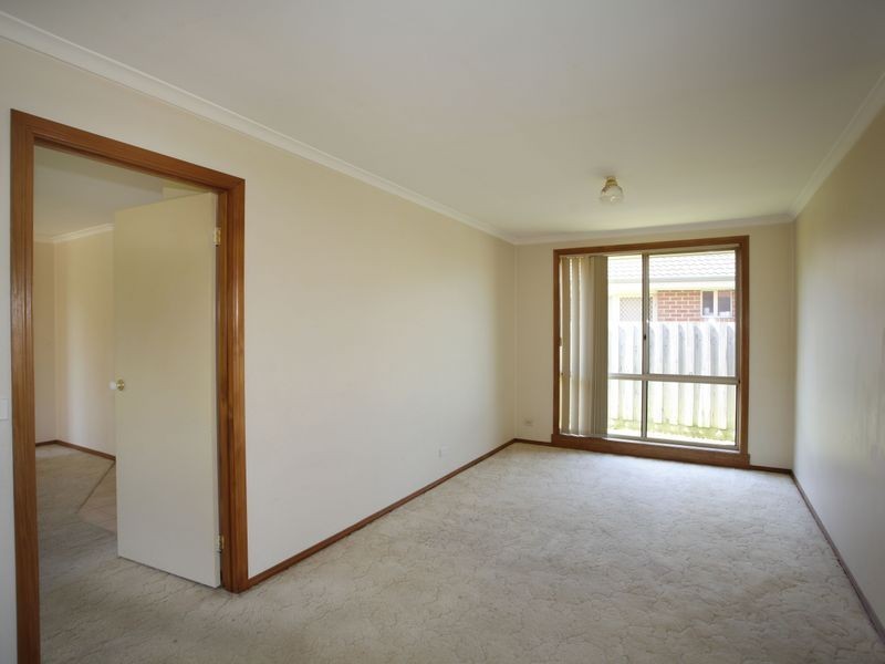 8 Naples Way, Pakenham VIC 3810