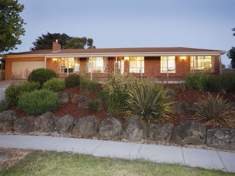 9 Andrew Court, Pakenham VIC 3810