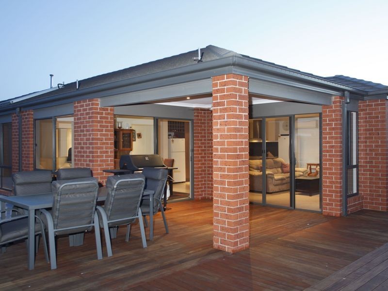 31 Kosta Boda Boulevard, Pakenham VIC 3810