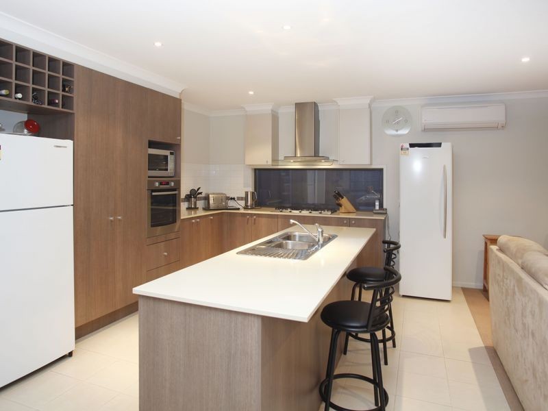 31 Kosta Boda Boulevard, Pakenham VIC 3810