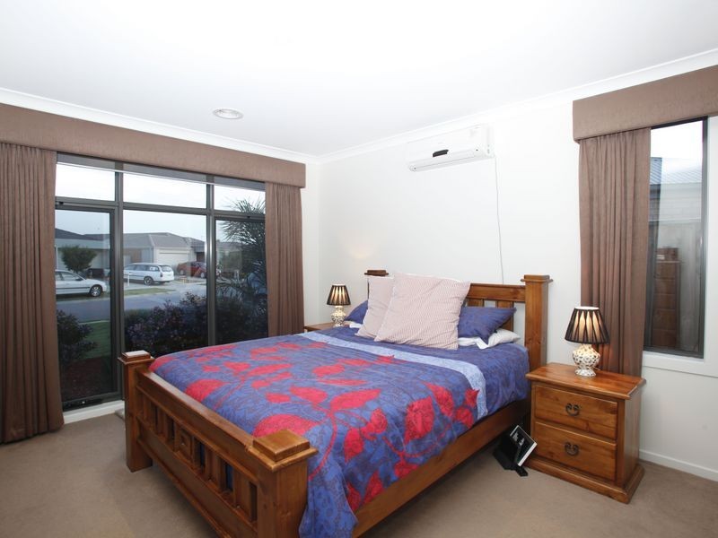 31 Kosta Boda Boulevard, Pakenham VIC 3810