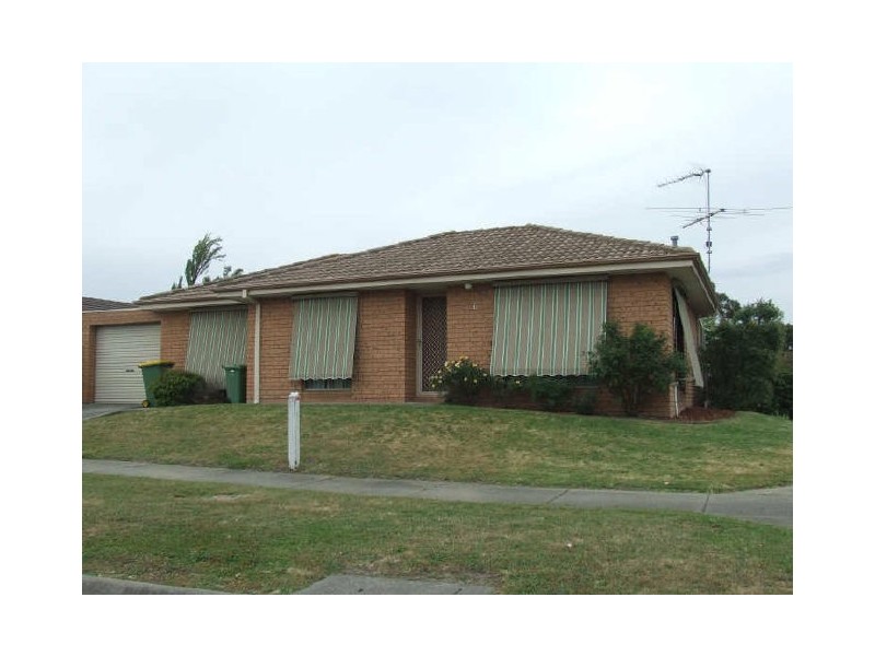 1/2 Lorraine Court, Pakenham VIC 3810
