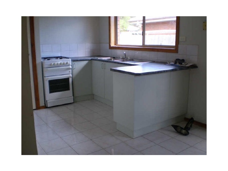 1/2 Lorraine Court, Pakenham VIC 3810