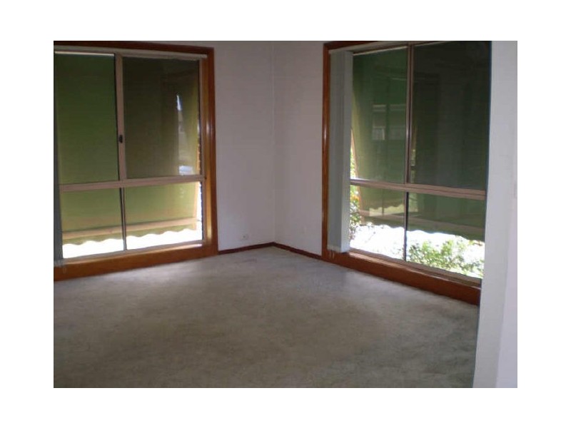 1/2 Lorraine Court, Pakenham VIC 3810