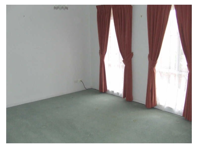 31 Thomas Street, Pakenham VIC 3810