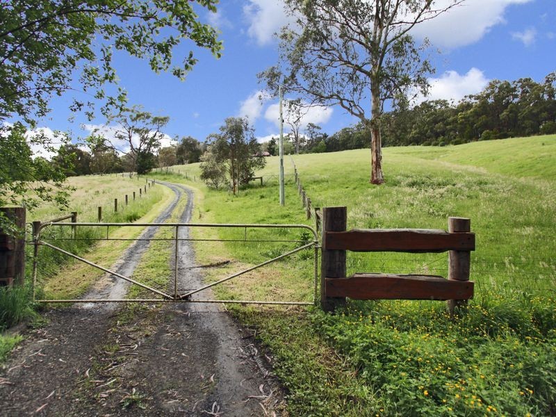 590 Pakenham Road, Pakenham Upper VIC 3810