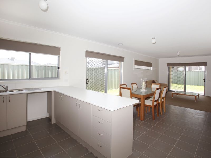 25 Stable Street, Pakenham VIC 3810