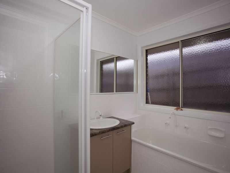 7 Yellow Gum Drive, Pakenham VIC 3810