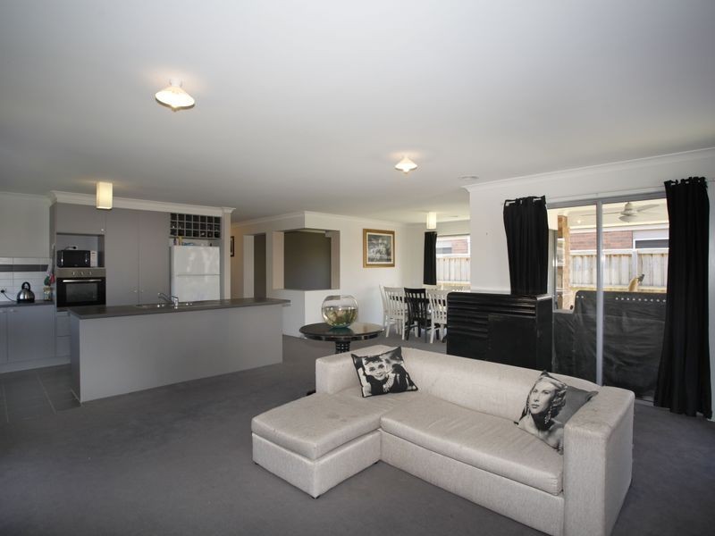 2 Glenvista Road, Pakenham VIC 3810