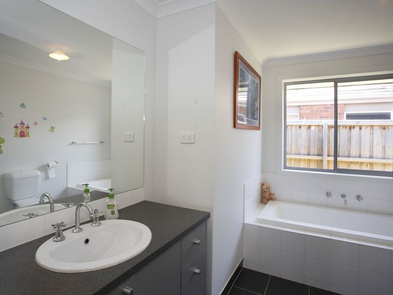 2 Glenvista Road, Pakenham VIC 3810