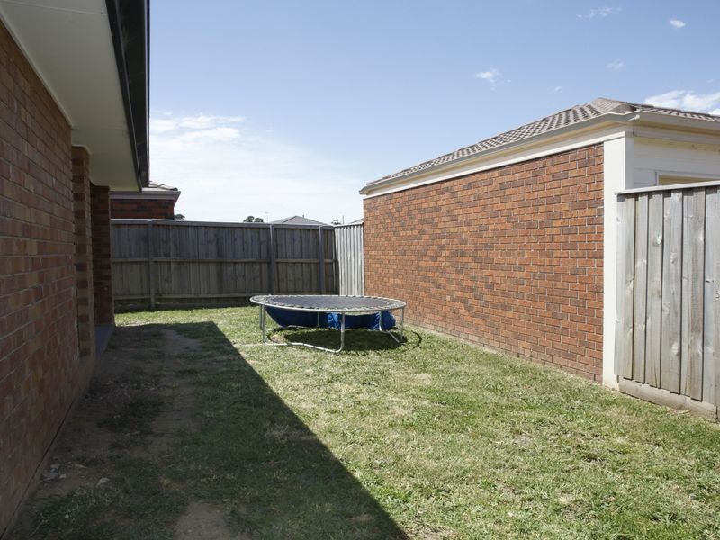 2 Glenvista Road, Pakenham VIC 3810