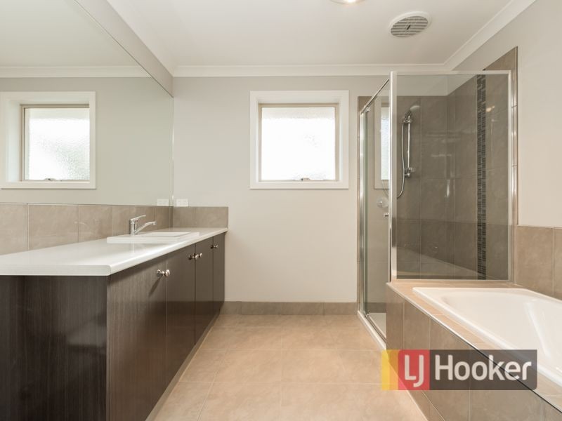 1/7 Henty Street, Pakenham VIC 3810