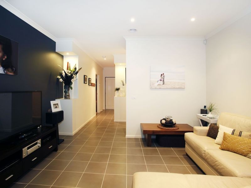 8 Georgetown Way, Officer VIC 3809