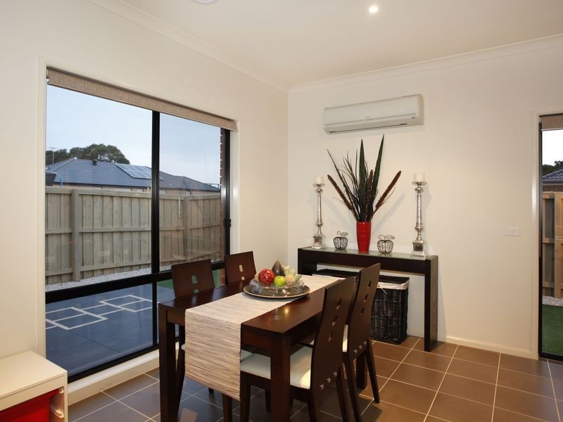 8 Georgetown Way, Officer VIC 3809