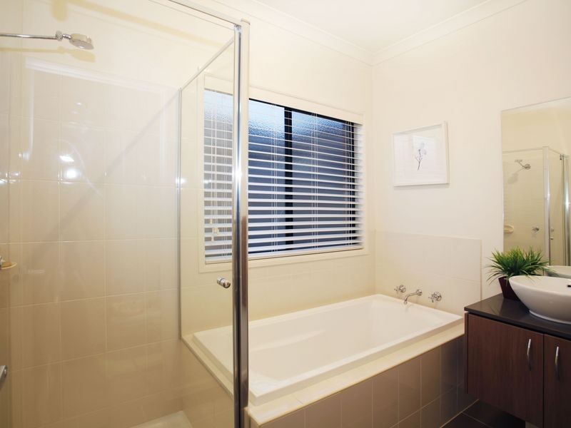 8 Georgetown Way, Officer VIC 3809