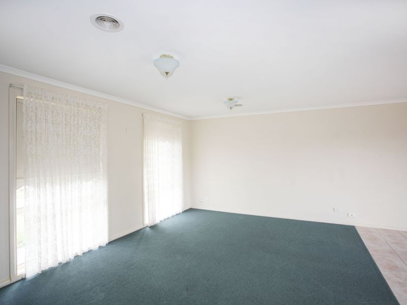 3 Darvell Court, Pakenham VIC 3810
