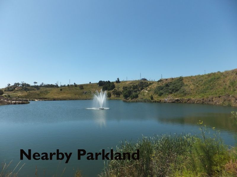 4 Eyre Place, Pakenham VIC 3810