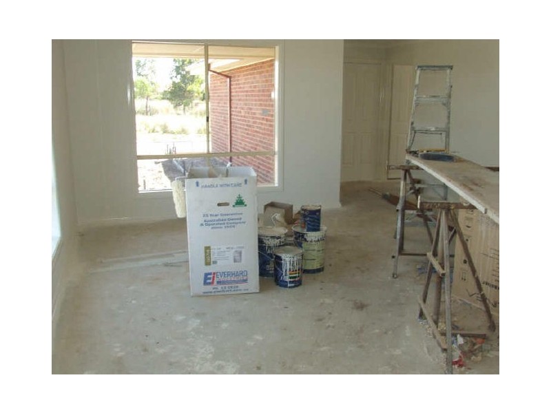 33 Azalea Avenue, Pakenham VIC 3810