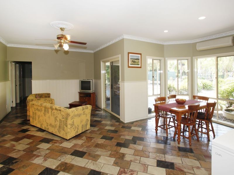 21 Pinehill Drive, Pakenham VIC 3810